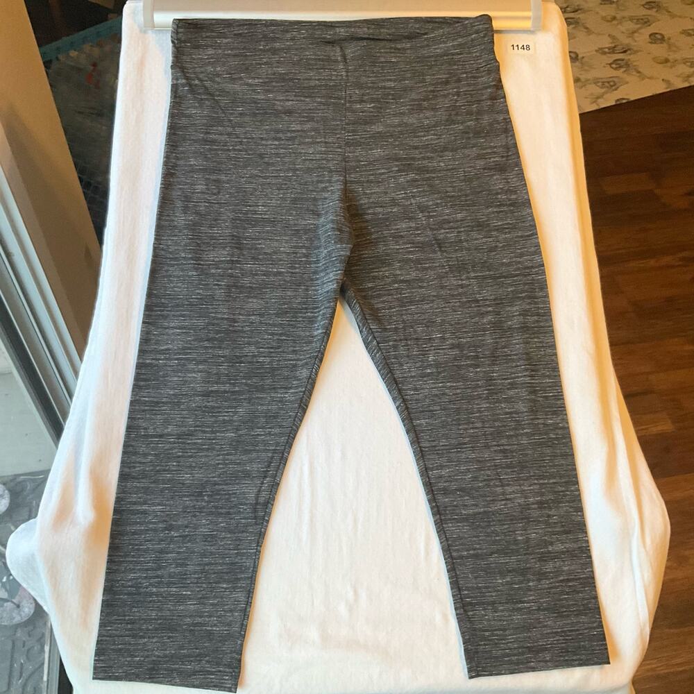 Time & Tru Women’s High Rise Cropped Leggings size XL (16-18), Solid Gray